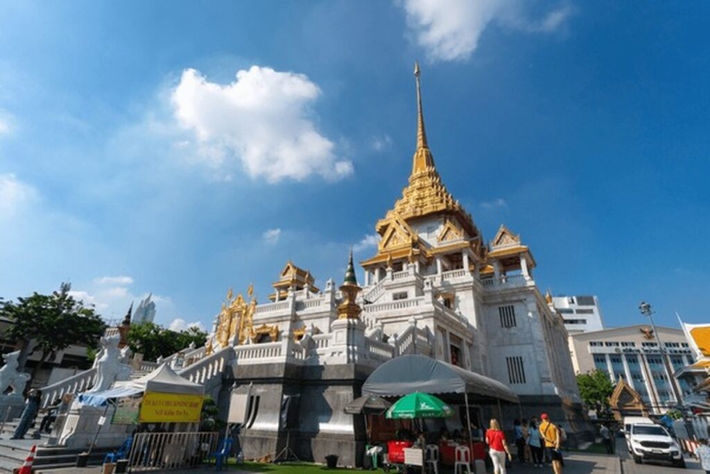 Golden buddha temple